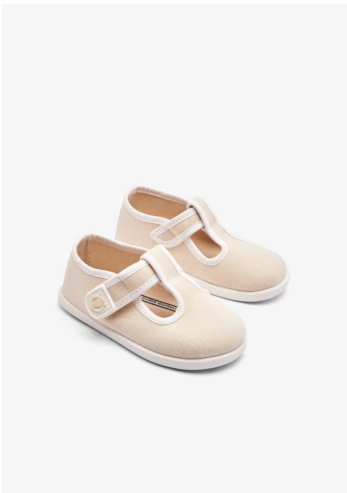 Baby´s Beige Canvas Respectful Mary Janes