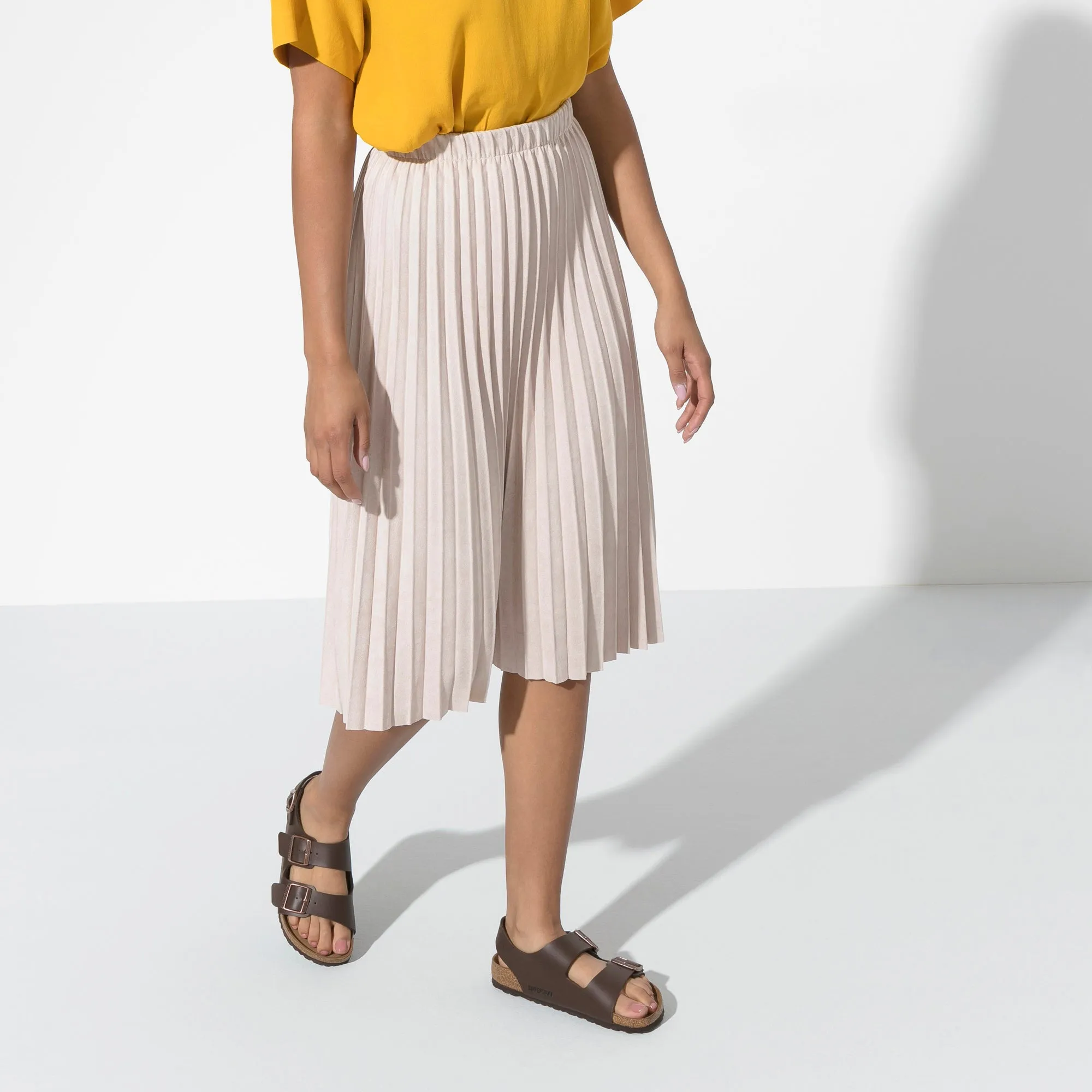 BIRKENSTOCK MILANO REGULAR FIT IN BROWN