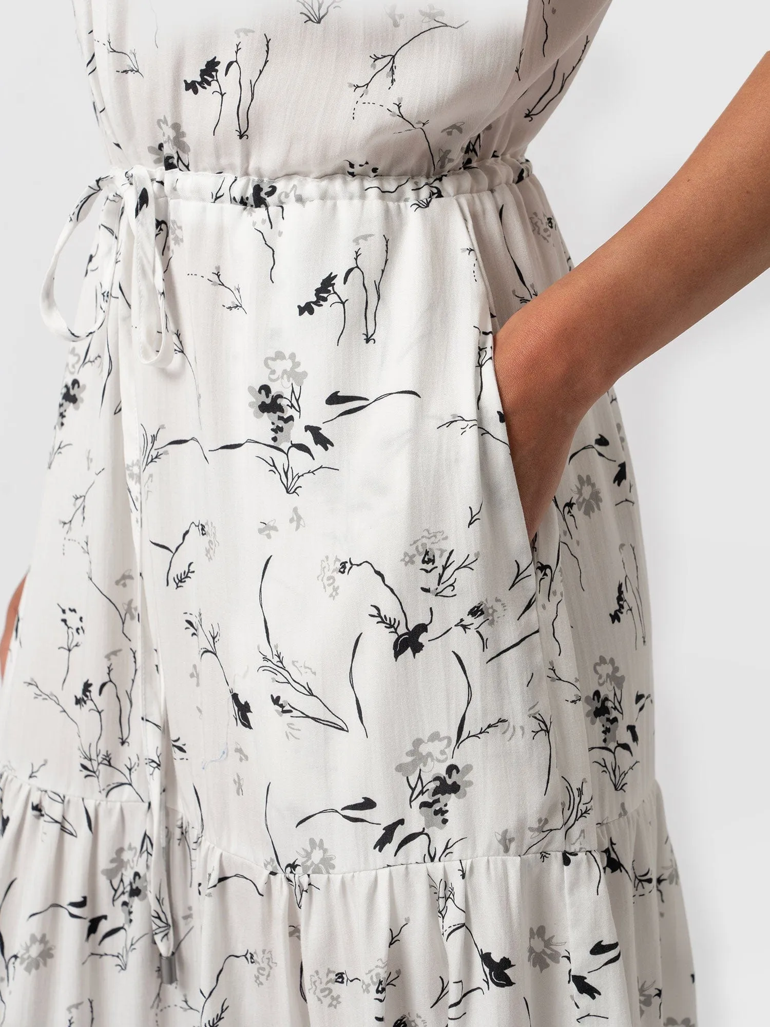 Olivia Flutter Sleeve Dress - White Floral
